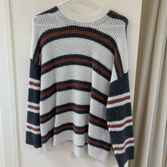 Cute striped Fall sweater from American Eagle - Picture 3 of 4